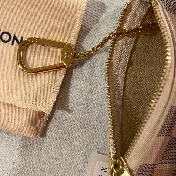 Rare Authentic Louis Vuitton Key Pouch In Damier Azur GUC - Picture 10 of 15